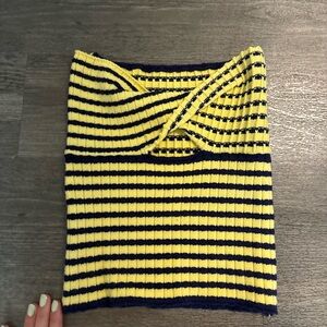 Knit yellow and navy blue twist tube top sleeveless